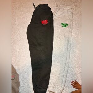 White fox women’s sweatpants duo